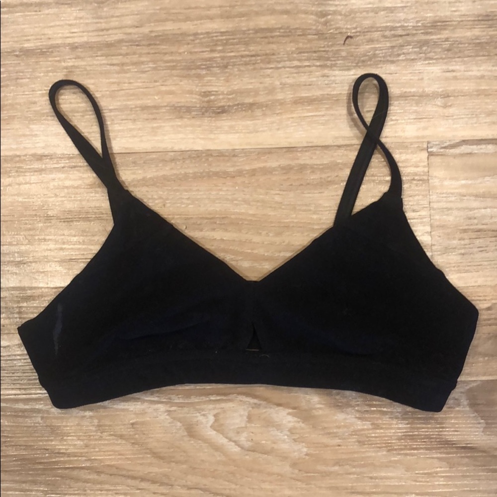 Alo yoga lounge bra - black small